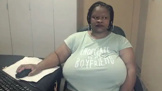 Snapshot of sweetnoziexx chatting on 10-12-25, 04:22 sweetnoziexx online show from 10-12-25, 04:22