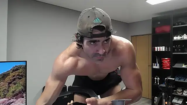 samricci21 online show from 12-17-25, 09:21