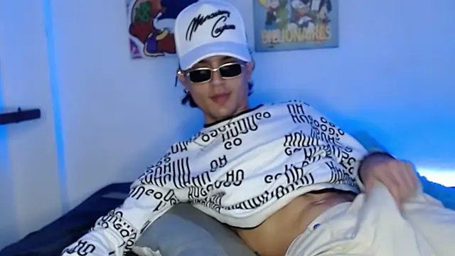 andersonZ998 online show from 02-20-25, 01:03