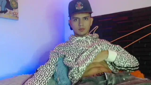 andersonZ998 online show from 10-26-25, 02:17