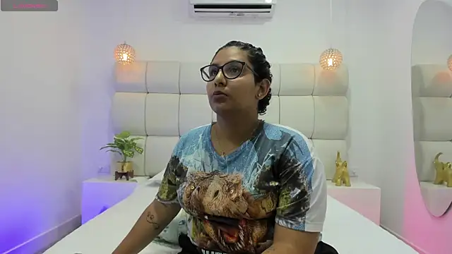 DanielleEvans  online show from 11-20-25, 11:10