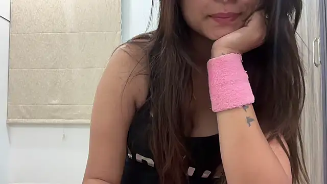 Snapshot of riya_stream chatting on 03-03-26, 03:18 riya stream online show from 03-03-26, 03:18