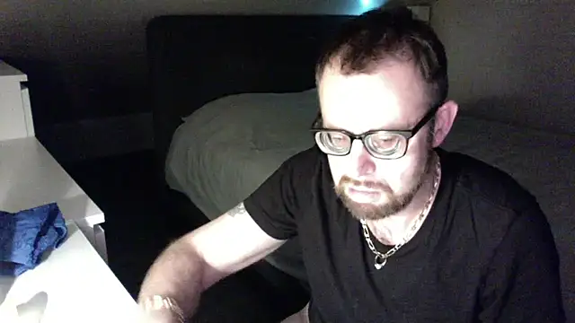 Snapshot of FABIOGLASSES chatting on 02-13-25, 02:23 FABIOGLASSES online show from 02-13-25, 02:23