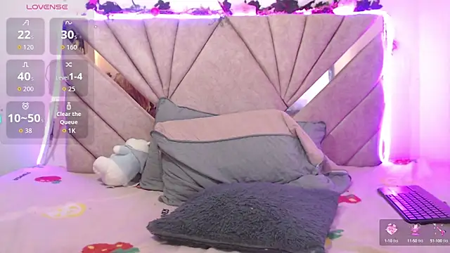 Snapshot of CheryBlossomm chatting on 10-07-25, 04:53 CheryBlossomm online show from 10-07-25, 04:53