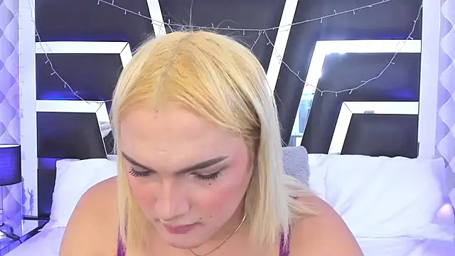 Snapshot of katya_kozlov chatting on 10-03-25, 12:51 katya kozlov online show from 10-03-25, 12:51