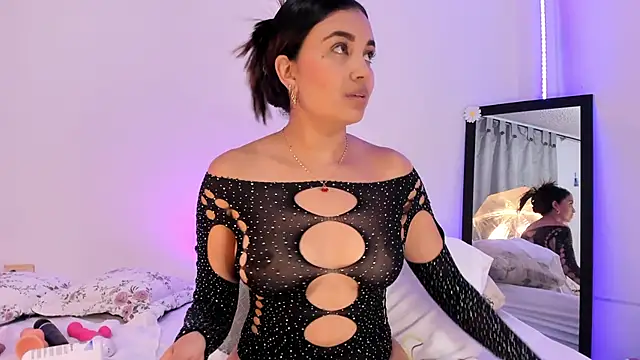 aisha es online show from 01-14-25, 02:43