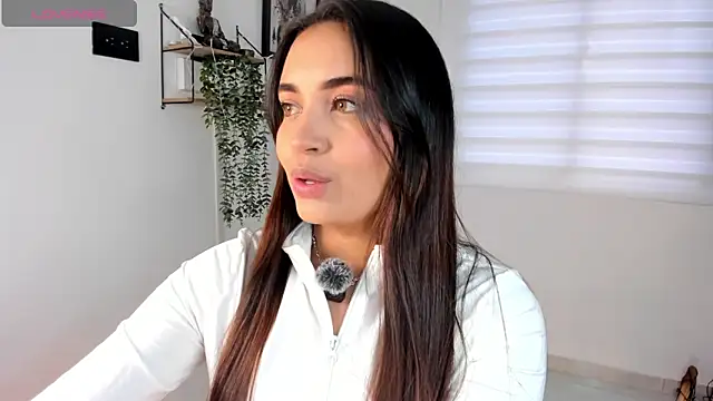 Snapshot of aisha_es chatting on 05-19-26, 09:10 aisha es online show from 05-19-26, 09:10