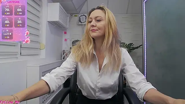 EllaMilf  online show from 10-13-25, 04:07