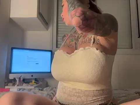 SabrinaRussel online show from 03-11-25, 09:04