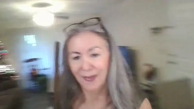 EvaRobinson online show from 01-02-25, 09:28