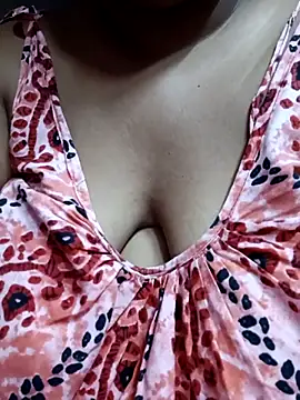 Snapshot of DEPALI09 chatting on 10-29-25, 07:37 DEPALI09 online show from 10-29-25, 07:37