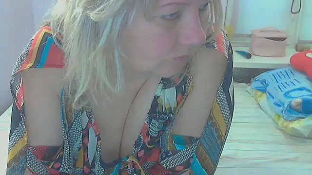 Snapshot of Lusi-777 chatting on 09-22-25, 11:34 Lusi-777 online show from 09-22-25, 11:34