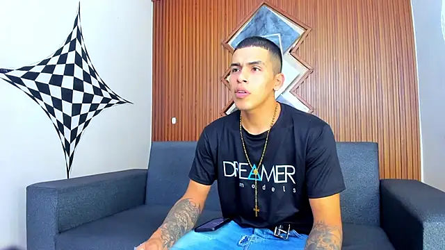 Snapshot of yeckodream chatting on 03-04-25, 03:44 yeckodream online show from 03-04-25, 03:44