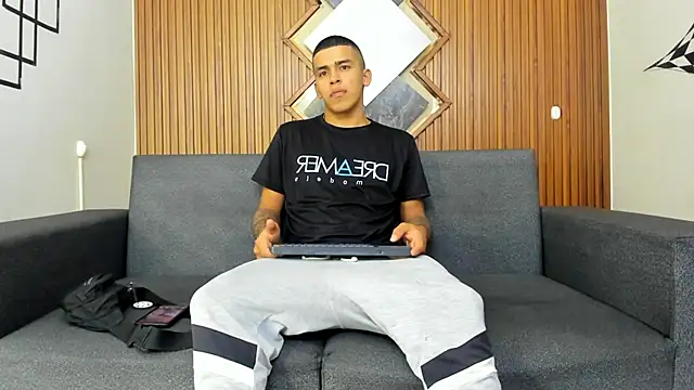 Snapshot of yeckodream chatting on 03-10-25, 03:45 yeckodream online show from 03-10-25, 03:45