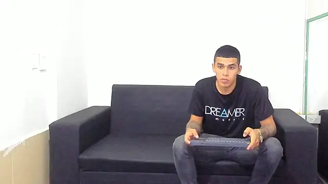 Snapshot of yeckodream chatting on 03-18-25, 04:04 yeckodream online show from 03-18-25, 04:04