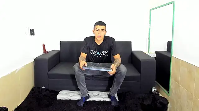 Snapshot of yeckodream chatting on 03-20-25, 04:29 yeckodream online show from 03-20-25, 04:29