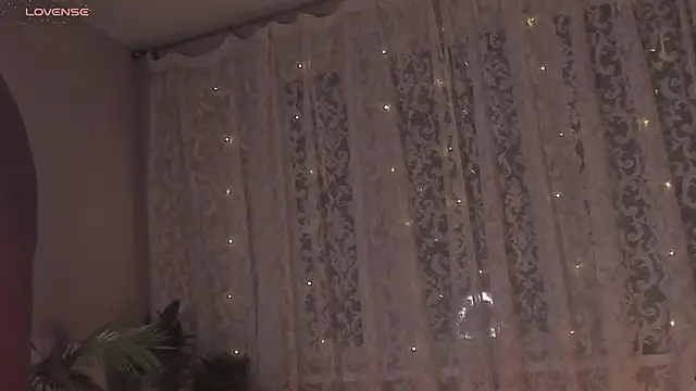 Ana Peachy  online show from 11-18-25, 10:03