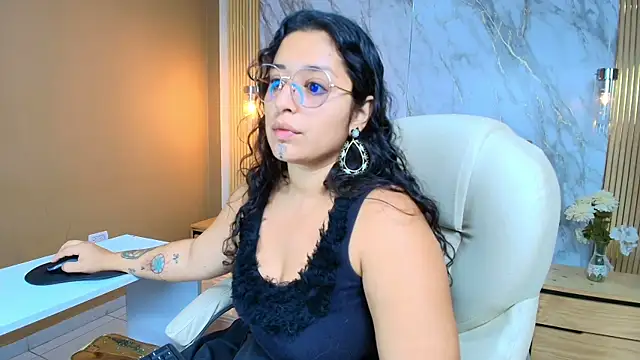 Snapshot of sophiaamethystt chatting on 07-22-26, 01:03 sophiaamethystt online show from 07-22-26, 01:03