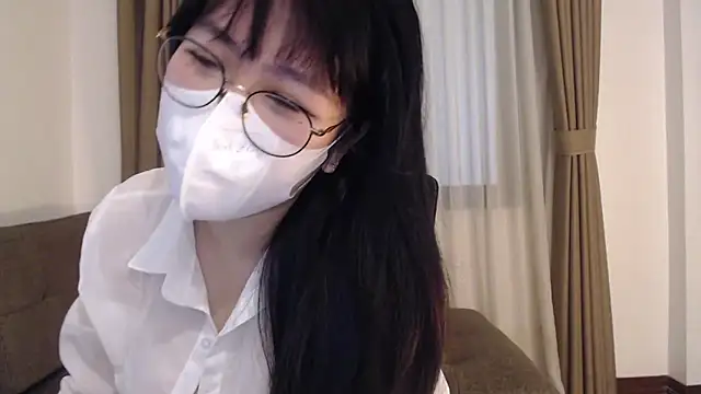 Snapshot of Onee-Chew chatting on 11-04-25, 03:49 Onee-Chew online show from 11-04-25, 03:49