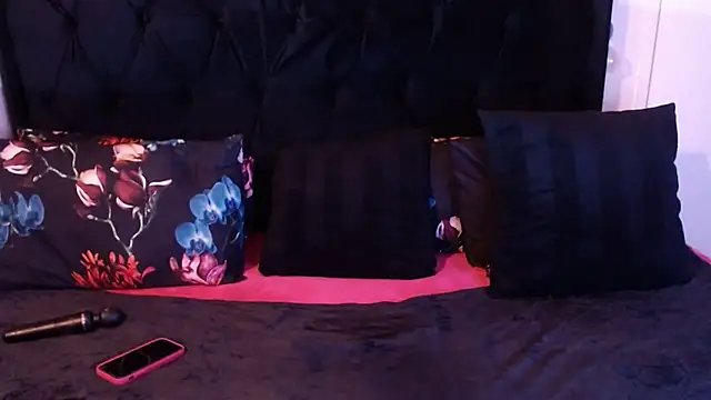 Snapshot of Ducheess chatting on 10-26-25, 11:09 Ducheess online show from 10-26-25, 11:09