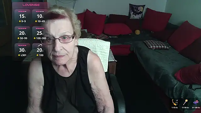 HeisseomaOriginal online show from 11-19-25, 08:14