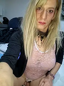 Snapshot of LanaSissy100 chatting on 11-02-25, 04:09 LanaSissy100 online show from 11-02-25, 04:09