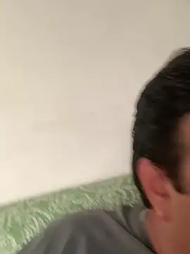 EmilianoGt online show from 10-26-25, 10:47