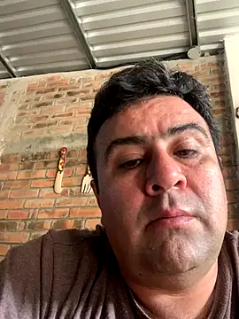 EmilianoGt online show from 12-18-25, 04:35