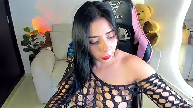 Snapshot of eval_lee18 chatting on 10-20-25, 02:23 eval lee18 online show from 10-20-25, 02:23