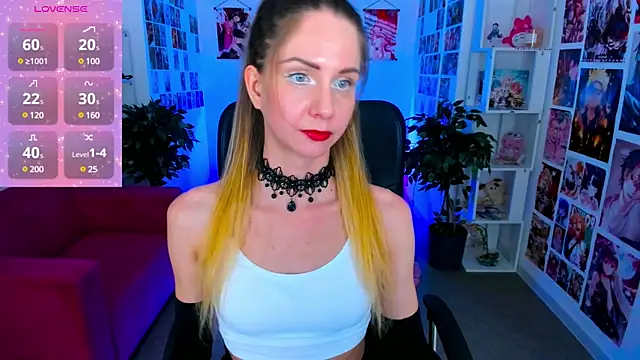 Snapshot of GrayceWild chatting on 01-19-25, 11:45 GrayceWild online show from 01-19-25, 11:45