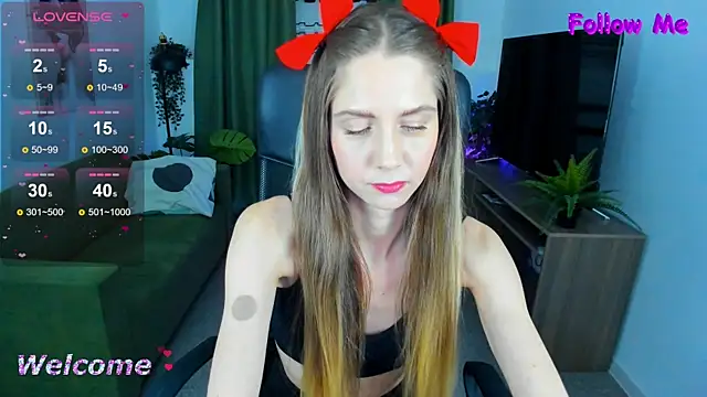 Snapshot of GrayceWild chatting on 01-23-25, 11:48 GrayceWild online show from 01-23-25, 11:48