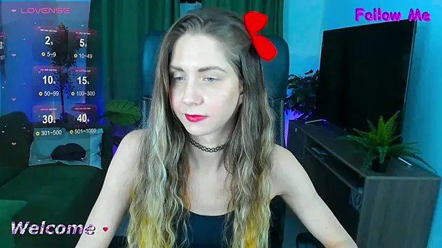 Snapshot of GrayceWild chatting on 01-27-25, 08:40 GrayceWild online show from 01-27-25, 08:40