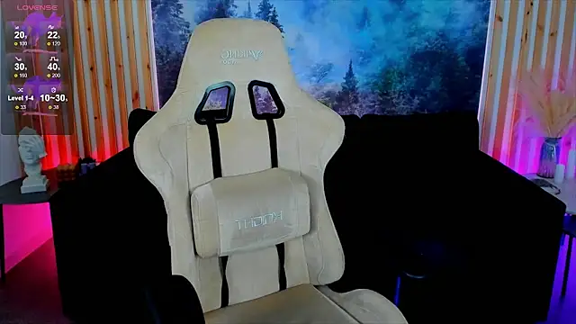 Snapshot of GrayceWild chatting on 09-29-25, 05:34 GrayceWild online show from 09-29-25, 05:34