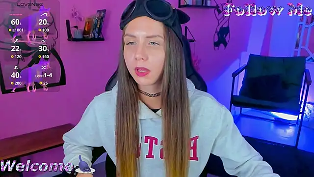 Snapshot of GrayceWild chatting on 10-02-25, 11:50 GrayceWild online show from 10-02-25, 11:50