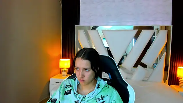 Linda4Petite online show from 11-02-25, 12:51