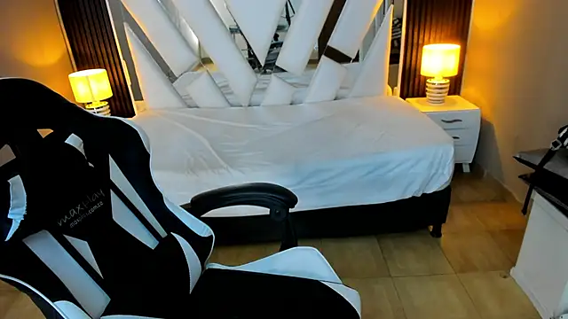 Linda4Petite online show from 02-01-26, 01:53