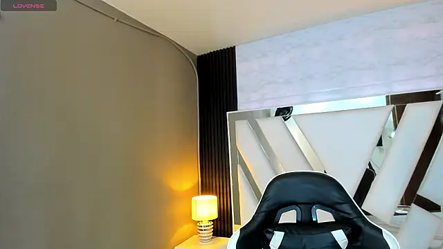 Linda4Petite online show from 02-13-26, 06:15