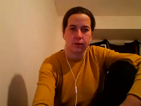 Snapshot of Tamilashaa chatting on 12-07-24, 06:15 Tamilashaa online show from 12-07-24, 06:15