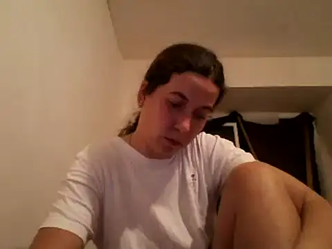 Snapshot of Tamilashaa chatting on 12-12-24, 08:10 Tamilashaa online show from 12-12-24, 08:10