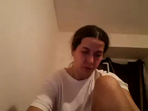 Snapshot of Tamilashaa chatting on 12-24-24, 06:39 Tamilashaa online show from 12-24-24, 06:39