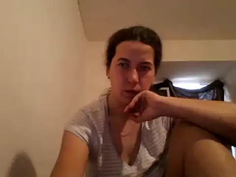 Snapshot of Tamilashaa chatting on 01-07-25, 07:10 Tamilashaa online show from 01-07-25, 07:10