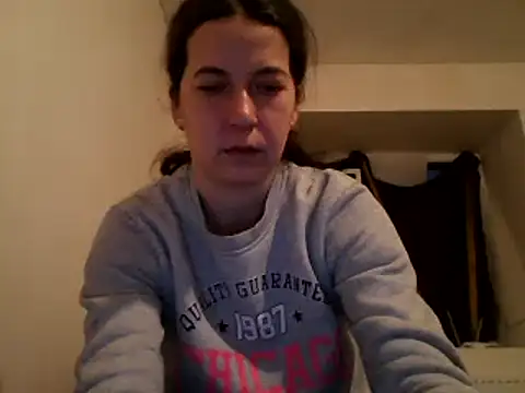 Snapshot of Tamilashaa chatting on 02-13-25, 04:32 Tamilashaa online show from 02-13-25, 04:32