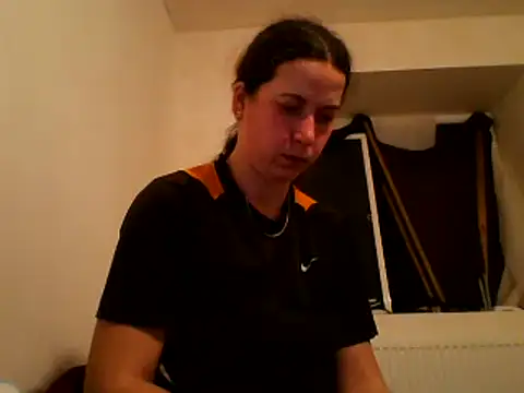 Snapshot of Tamilashaa chatting on 03-06-25, 06:37 Tamilashaa online show from 03-06-25, 06:37