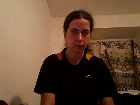 Snapshot of Tamilashaa chatting on 10-11-25, 04:27 Tamilashaa online show from 10-11-25, 04:27