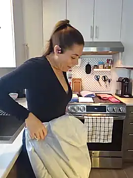 Ellie-L-Elizabeth online show from 01-23-25, 02:39