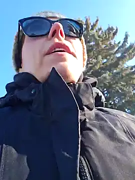 Ellie-L-Elizabeth online show from 01-25-25, 03:20