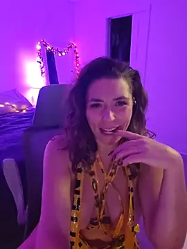 Ellie-L-Elizabeth online show from 10-18-25, 04:48