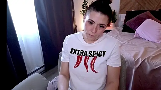 Ellie-L-Elizabeth online show from 04-23-26, 07:38