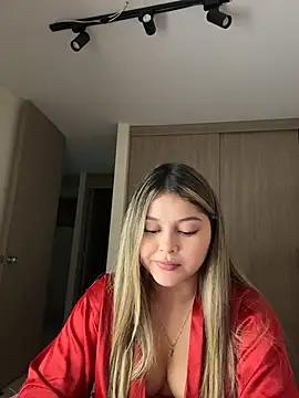 lunablossom  online show from 03-11-26, 11:33