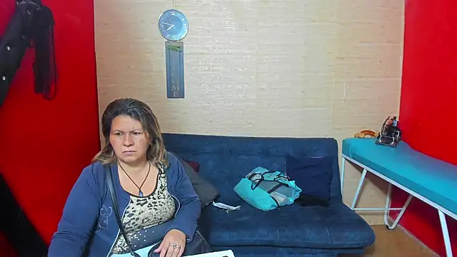 Snapshot of lesbiancuple chatting on 09-10-25, 12:21 lesbiancuple online show from 09-10-25, 12:21